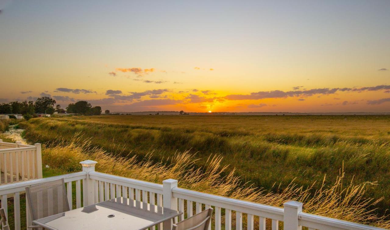 River Lodge Platinum Plus Holiday Home With River Views, Free Wifi & Netflix Camber Екстер'єр фото