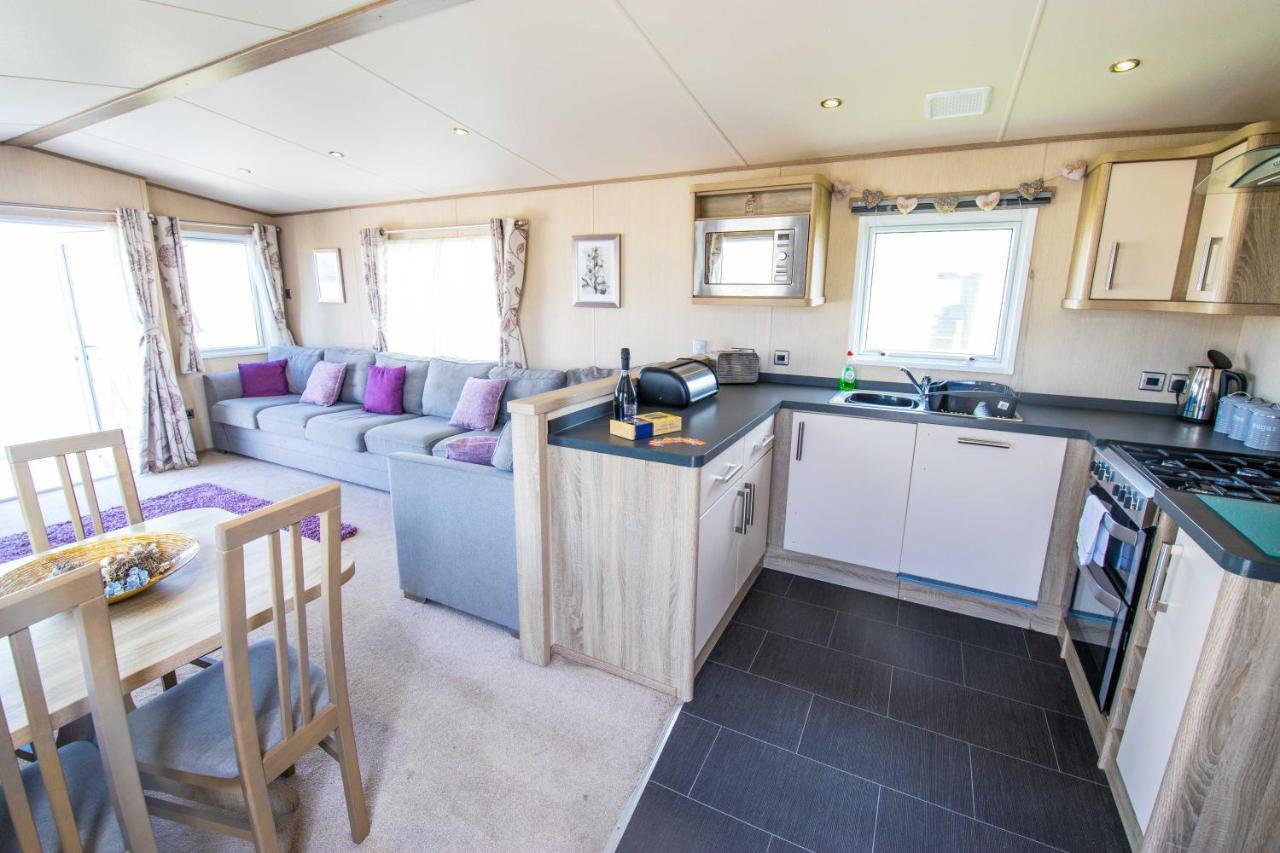 River Lodge Platinum Plus Holiday Home With River Views, Free Wifi & Netflix Camber Екстер'єр фото