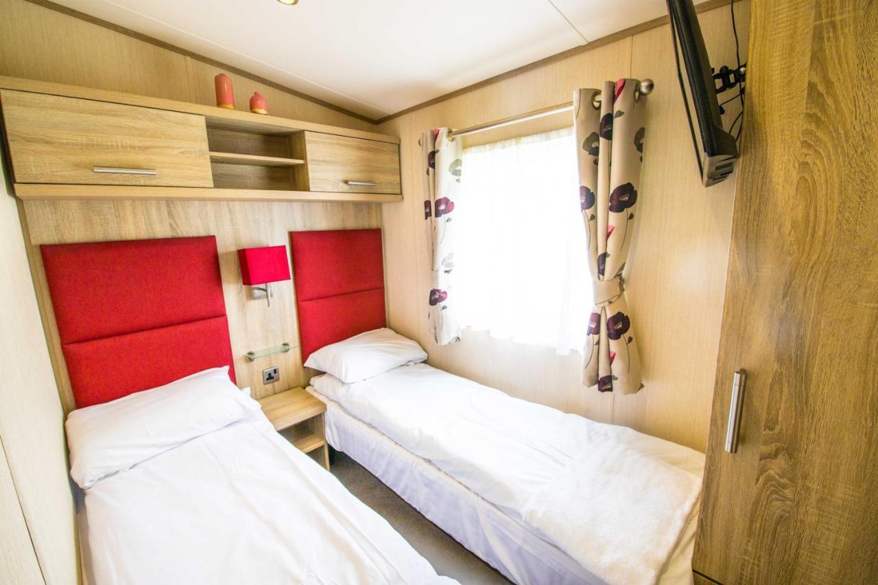 River Lodge Platinum Plus Holiday Home With River Views, Free Wifi & Netflix Camber Екстер'єр фото