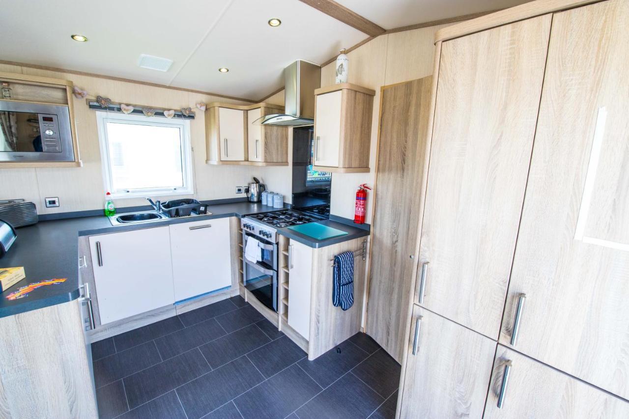 River Lodge Platinum Plus Holiday Home With River Views, Free Wifi & Netflix Camber Екстер'єр фото