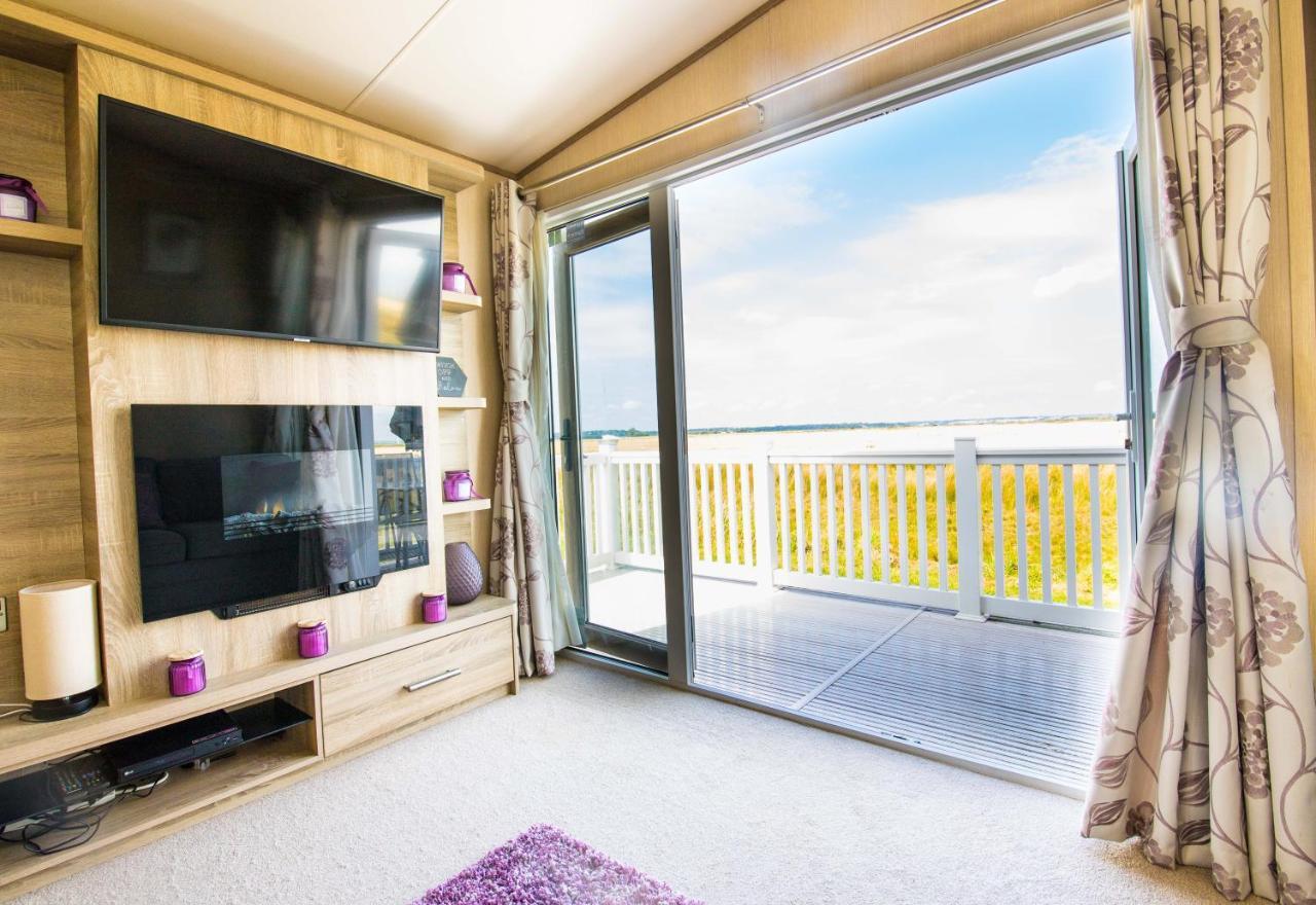 River Lodge Platinum Plus Holiday Home With River Views, Free Wifi & Netflix Camber Екстер'єр фото